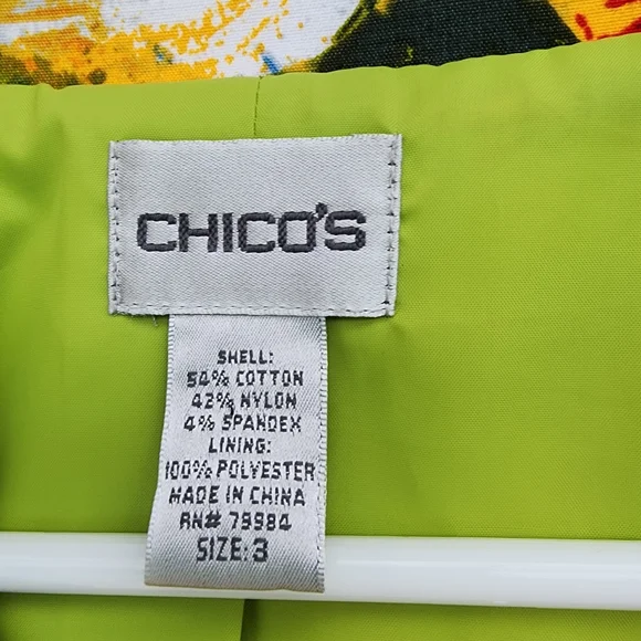 CHICOS Blazer/jacket Vibrant Floral, Lined, 2 side pockets Buttons - Picture 4 of 6